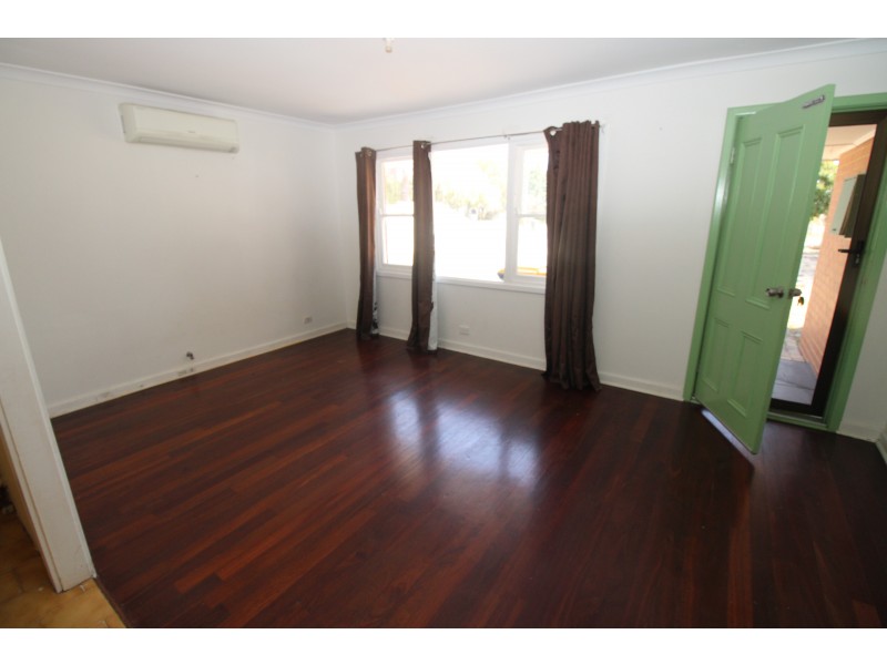 11 Woolgar Way, Lockridge WA 6054