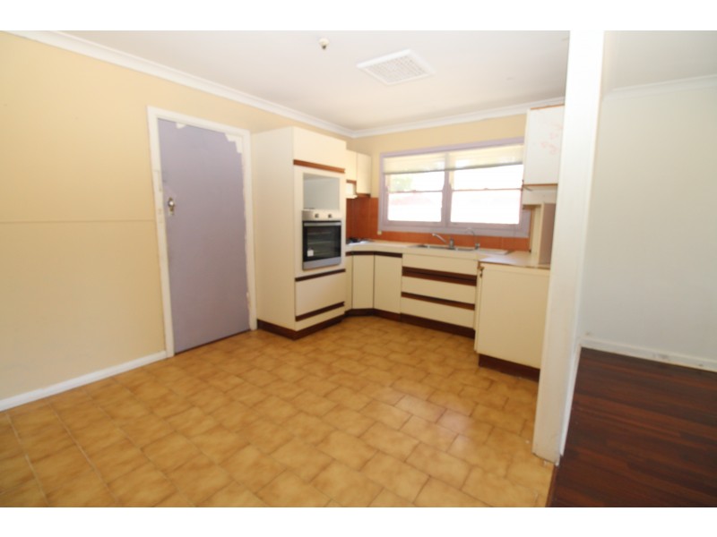 11 Woolgar Way, Lockridge WA 6054