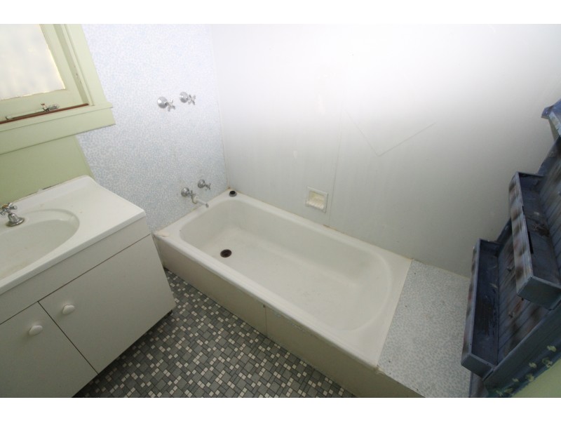 11 Woolgar Way, Lockridge WA 6054