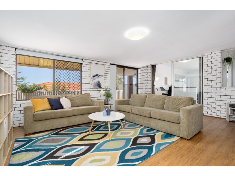 24 Myles Road, Swan View WA 6056