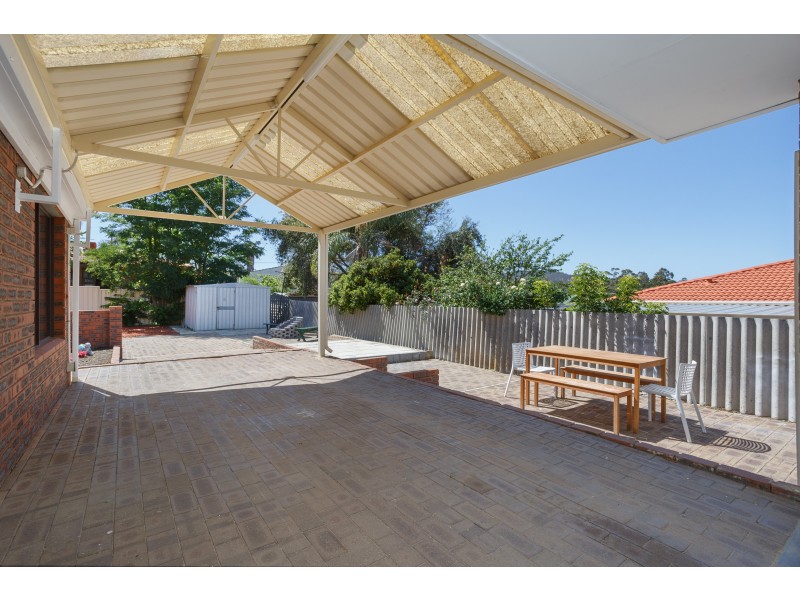 24 Myles Road, Swan View WA 6056