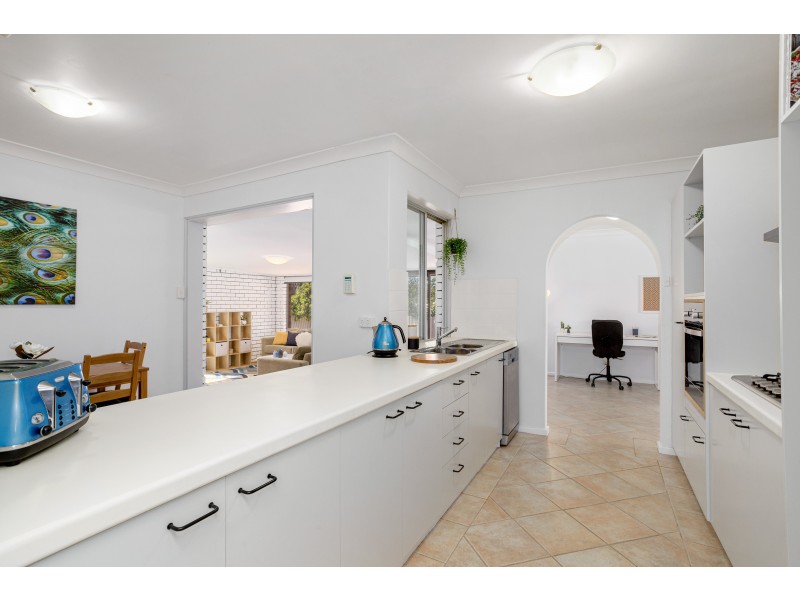 24 Myles Road, Swan View WA 6056