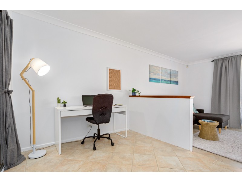 24 Myles Road, Swan View WA 6056