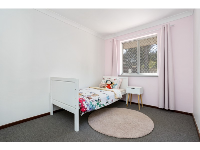 24 Myles Road, Swan View WA 6056