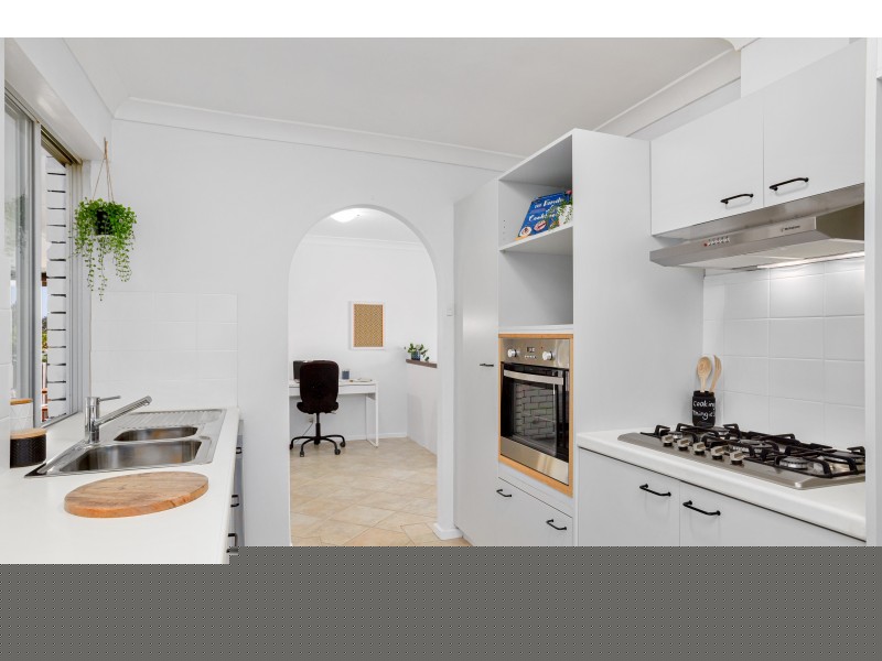 24 Myles Road, Swan View WA 6056