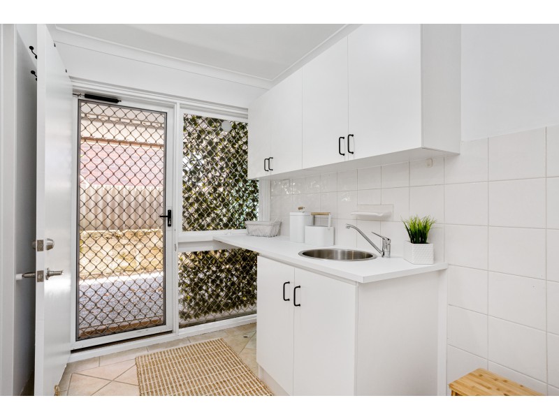 24 Myles Road, Swan View WA 6056