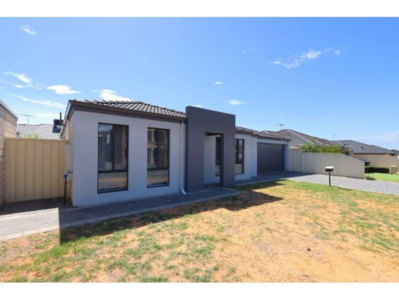 4 La Trobe Street, Landsdale WA 6065