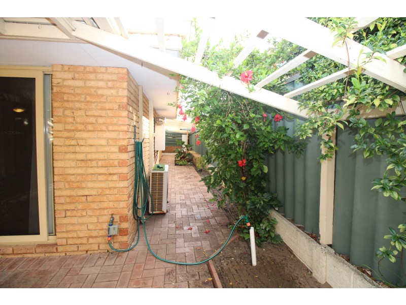 20A Beach Road, Watermans Bay WA 6020