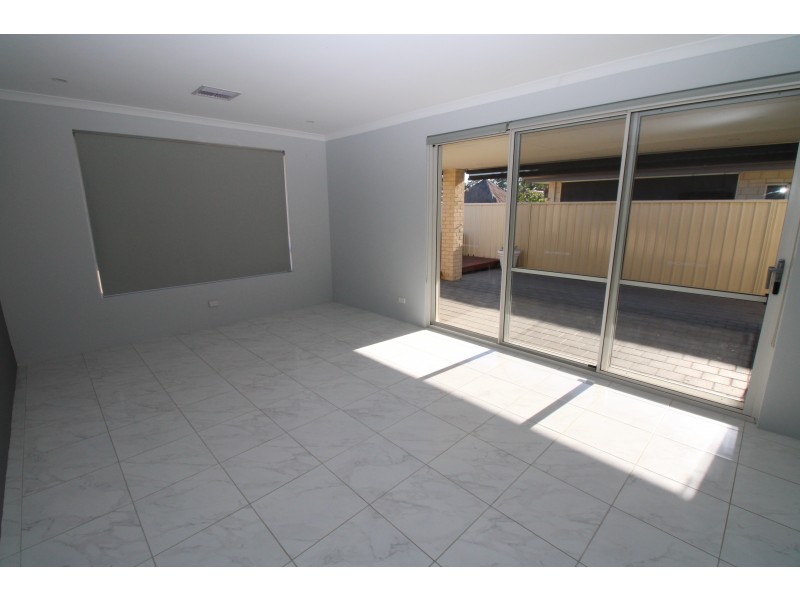 18 Goldsbrough Entrance, Helena Valley WA 6056