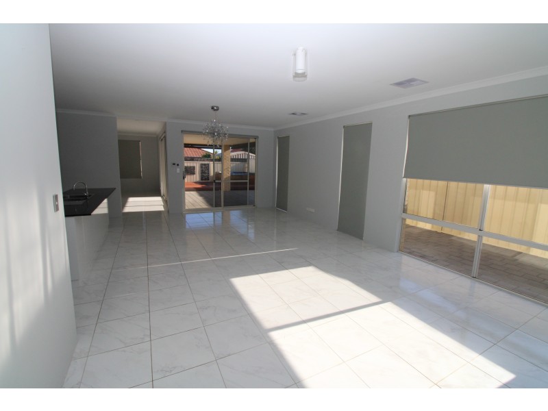 18 Goldsbrough Entrance, Helena Valley WA 6056