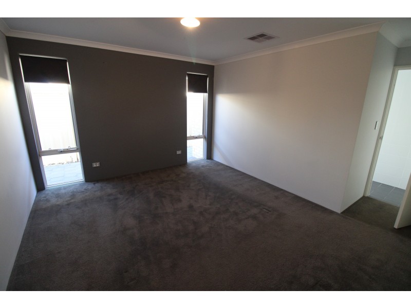 18 Goldsbrough Entrance, Helena Valley WA 6056