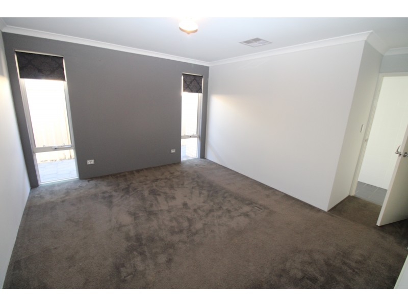 18 Goldsbrough Entrance, Helena Valley WA 6056