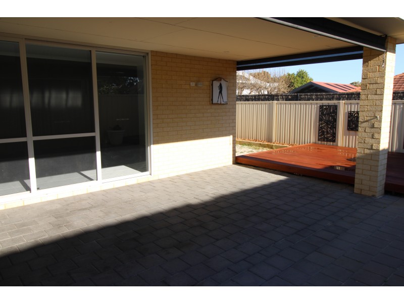 18 Goldsbrough Entrance, Helena Valley WA 6056