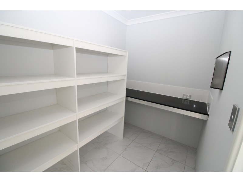 18 Goldsbrough Entrance, Helena Valley WA 6056