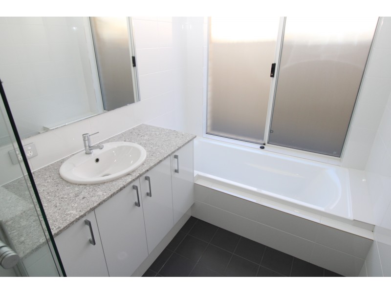 18 Goldsbrough Entrance, Helena Valley WA 6056