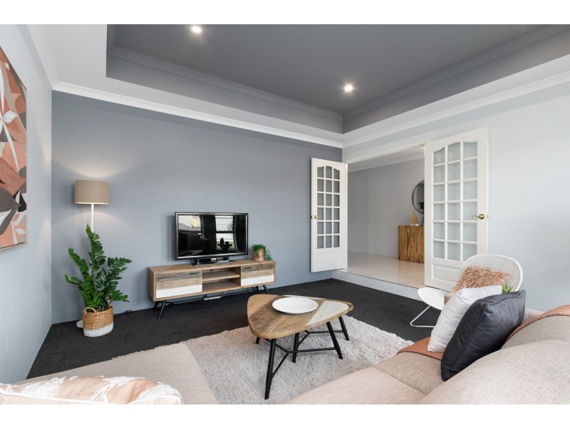 18 Goldsbrough Entrance, Helena Valley WA 6056