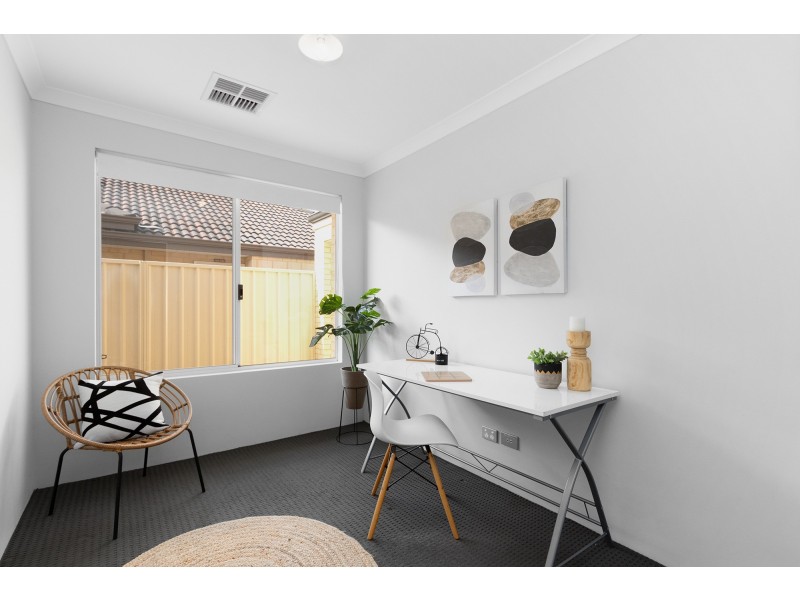 18 Goldsbrough Entrance, Helena Valley WA 6056