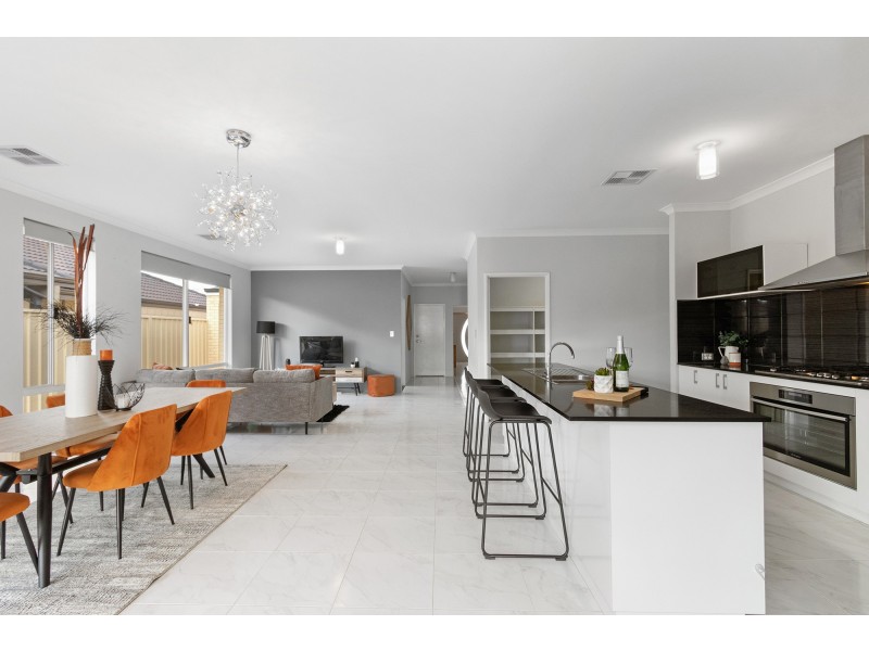 18 Goldsbrough Entrance, Helena Valley WA 6056