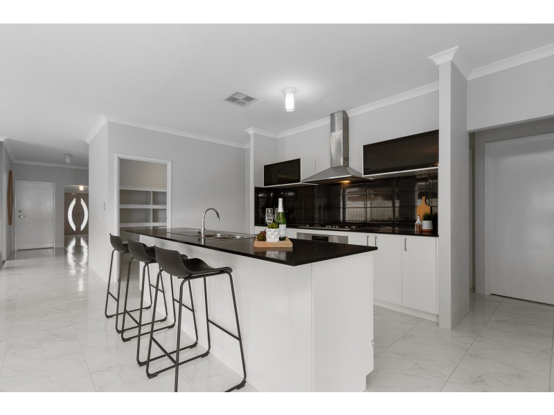 18 Goldsbrough Entrance, Helena Valley WA 6056