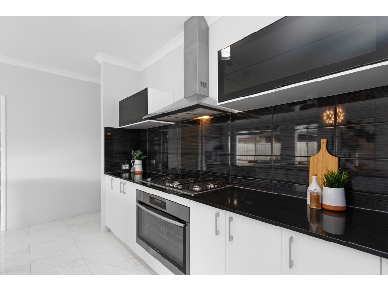 18 Goldsbrough Entrance, Helena Valley WA 6056