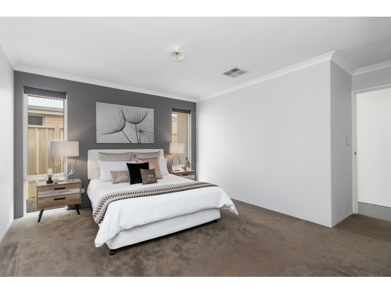 18 Goldsbrough Entrance, Helena Valley WA 6056