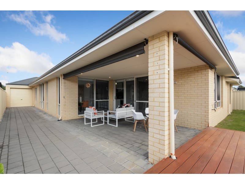 18 Goldsbrough Entrance, Helena Valley WA 6056