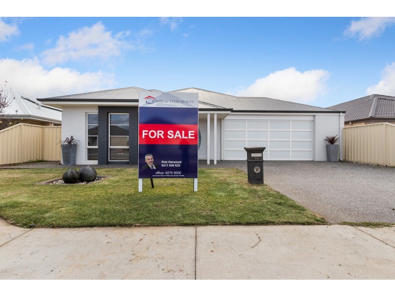 18 Goldsbrough Entrance, Helena Valley WA 6056