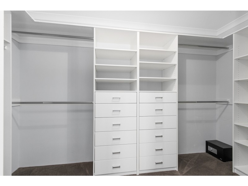 18 Goldsbrough Entrance, Helena Valley WA 6056