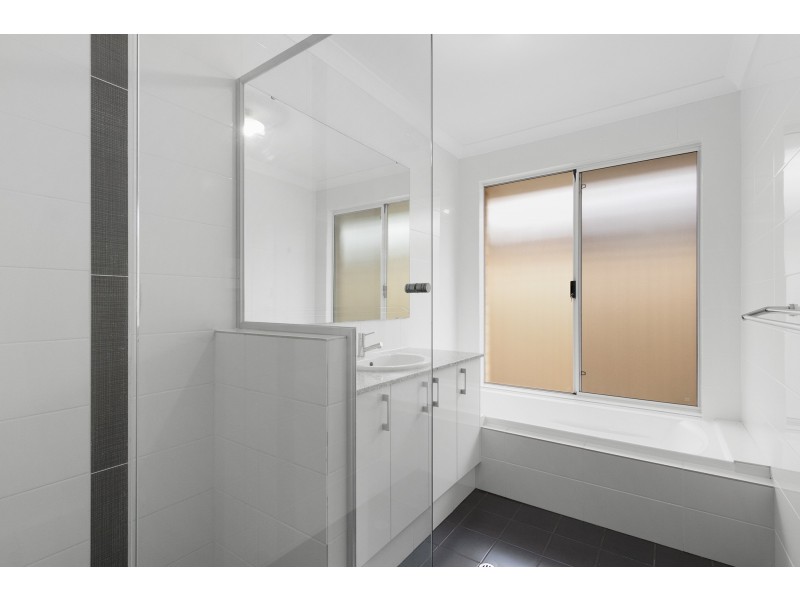 18 Goldsbrough Entrance, Helena Valley WA 6056