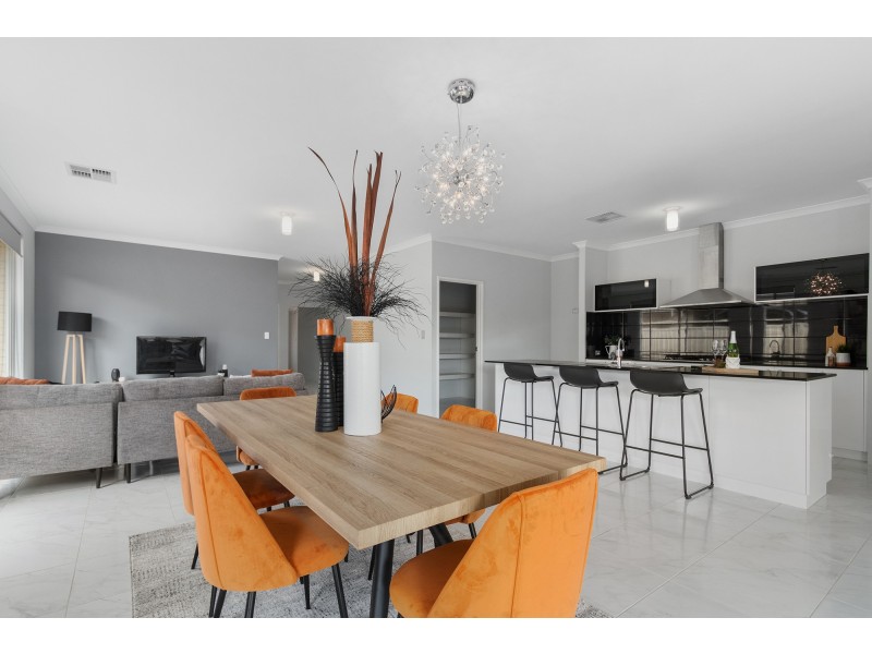 18 Goldsbrough Entrance, Helena Valley WA 6056