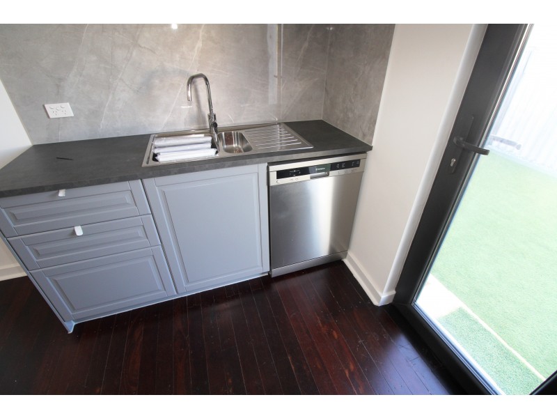 8 Fernhurst Crescent, Balga WA 6061