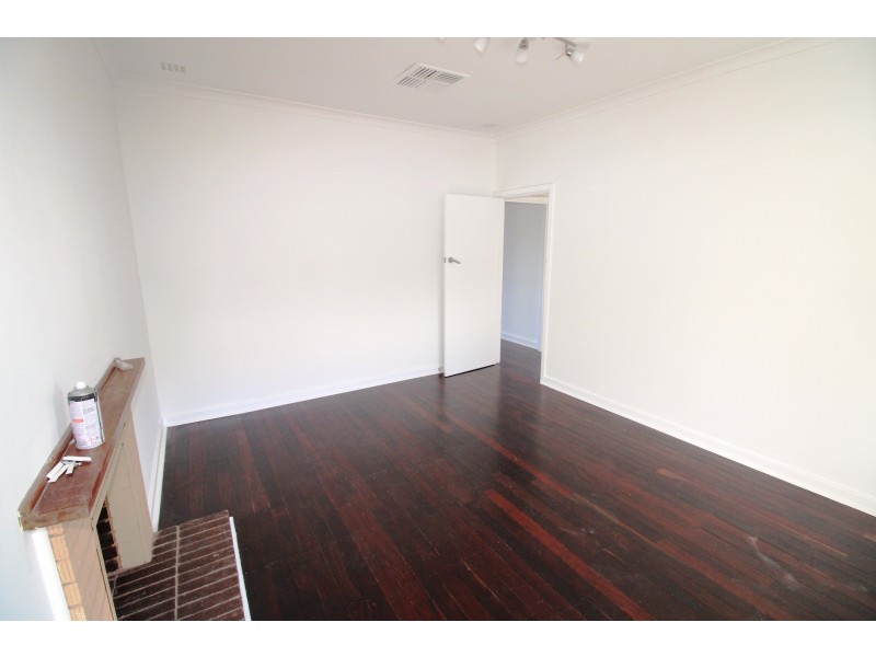 8 Fernhurst Crescent, Balga WA 6061