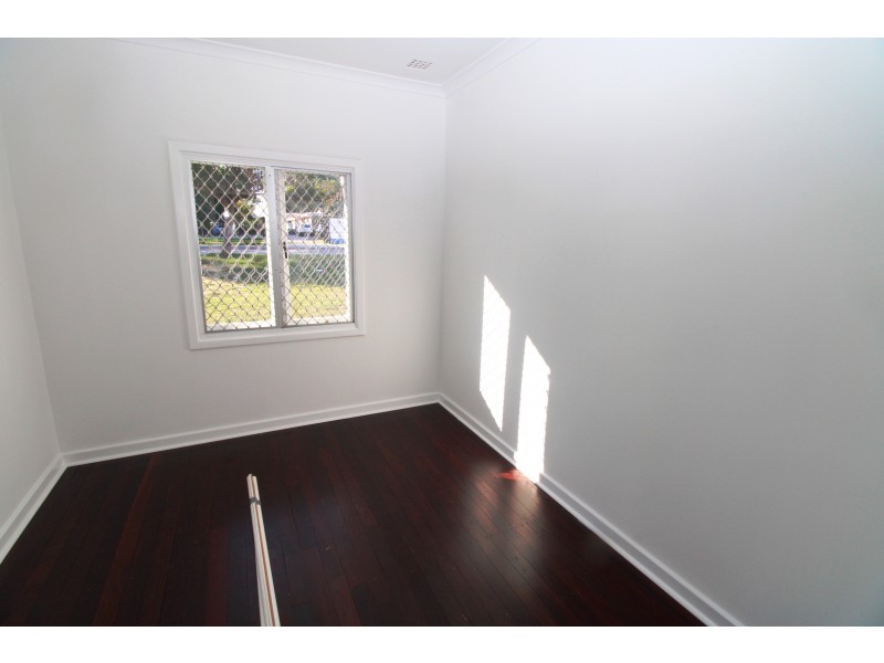 8 Fernhurst Crescent, Balga WA 6061