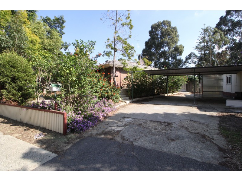 8 Robertson Street, Hazelmere WA 6055