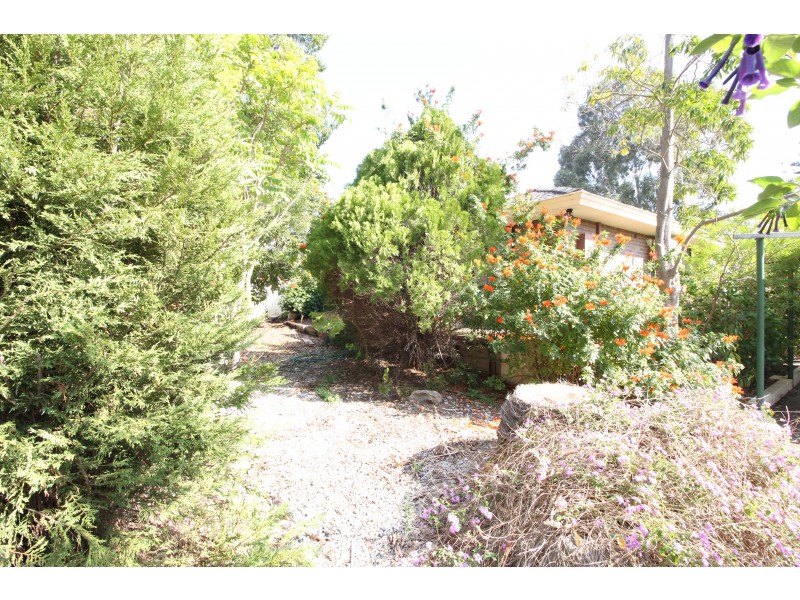 8 Robertson Street, Hazelmere WA 6055