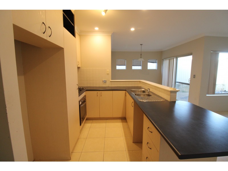 12 Lamont Link, Pearsall WA 6065