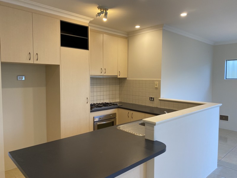 12 Lamont Link, Pearsall WA 6065