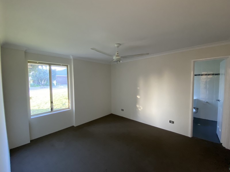 12 Lamont Link, Pearsall WA 6065