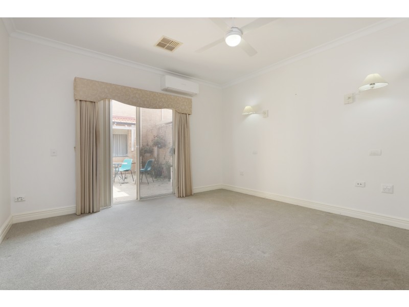 6 The Boulevard, Bentley WA 6102