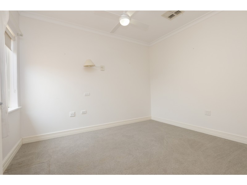 6 The Boulevard, Bentley WA 6102