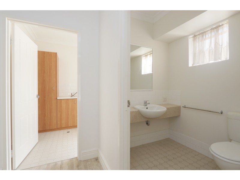 6 The Boulevard, Bentley WA 6102