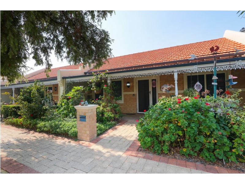 6 The Boulevard, Bentley WA 6102