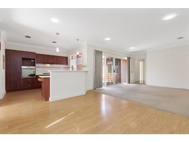 2 Jacaranda Avenue, Bentley WA 6102