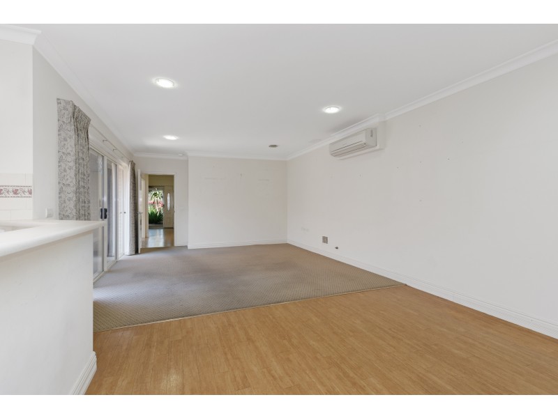 2 Jacaranda Avenue, Bentley WA 6102