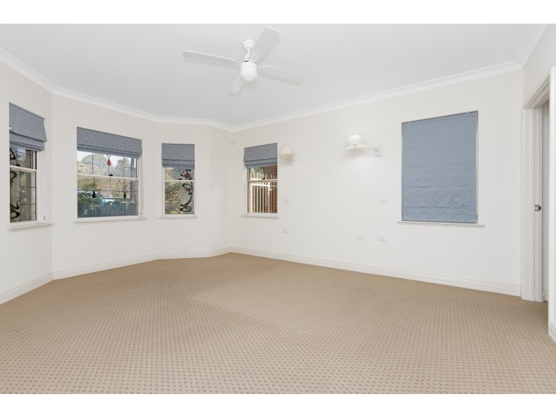 2 Jacaranda Avenue, Bentley WA 6102