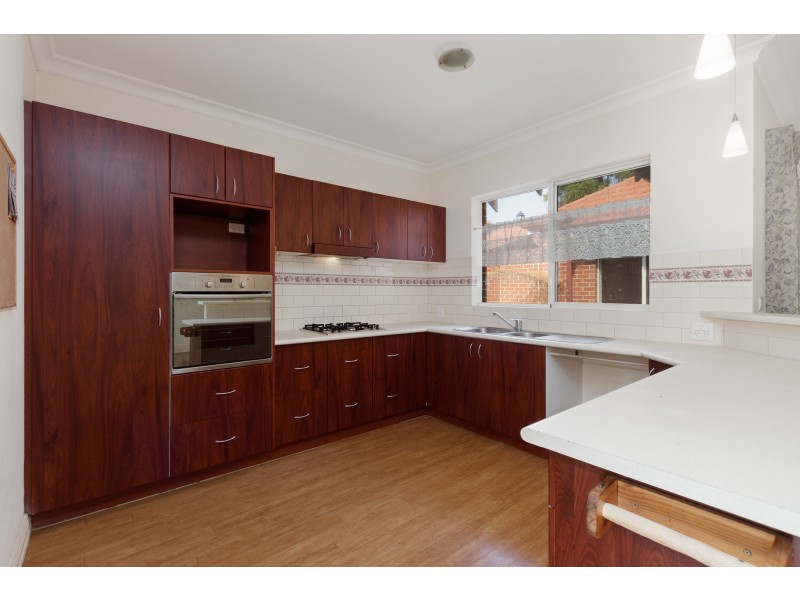 2 Jacaranda Avenue, Bentley WA 6102