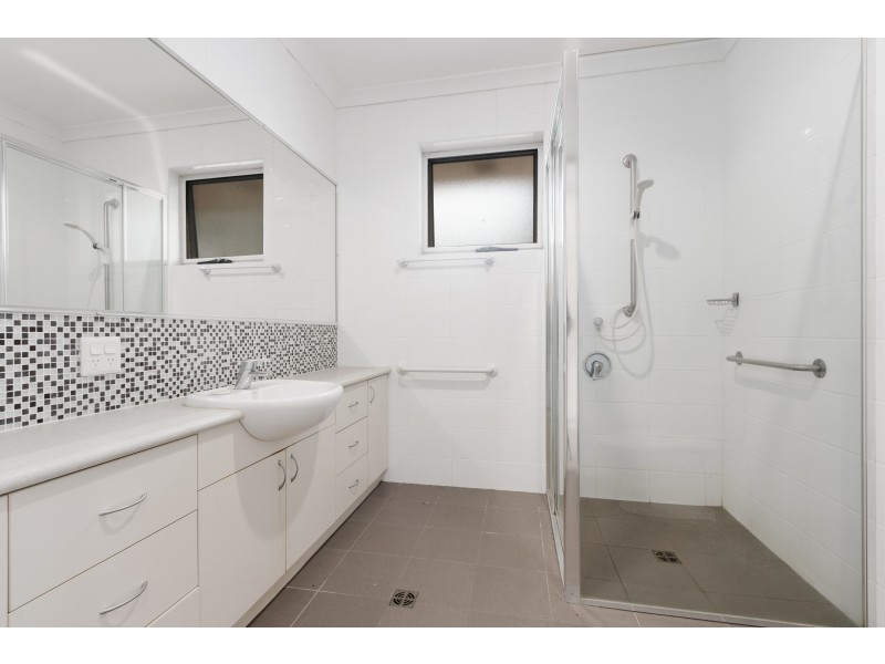 1 Fraser Grove, Bentley WA 6102