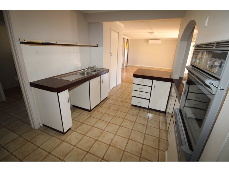 24 Parklands Square, Riverton WA 6148