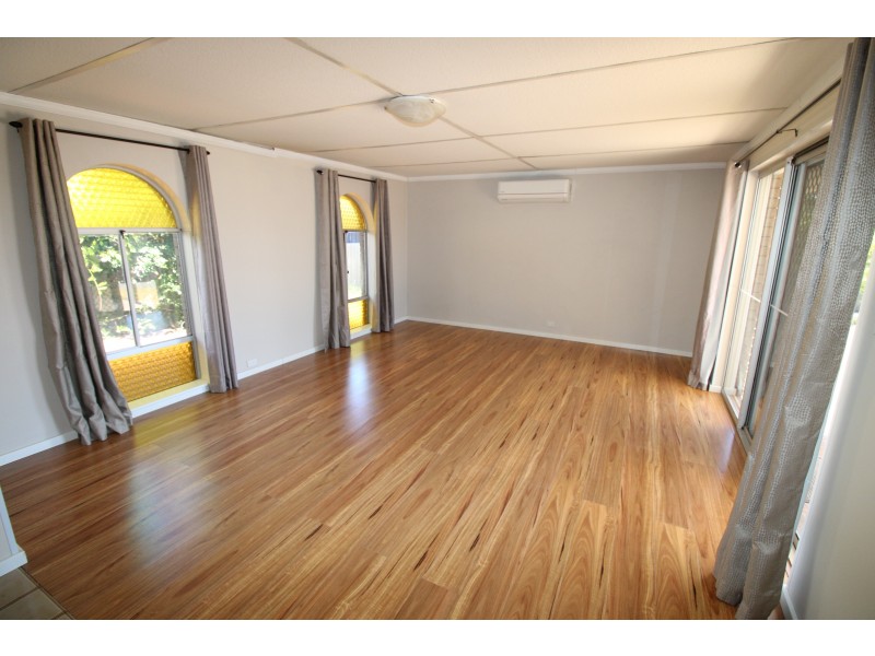 24 Parklands Square, Riverton WA 6148