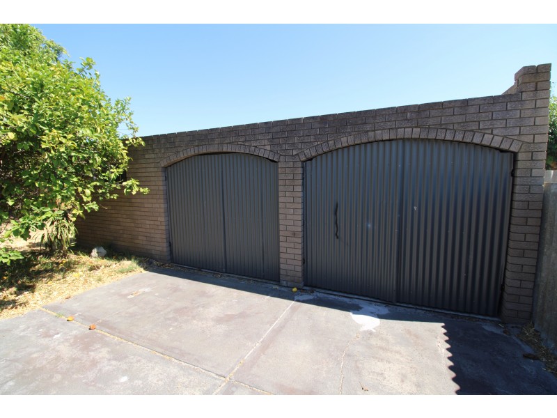 24 Parklands Square, Riverton WA 6148